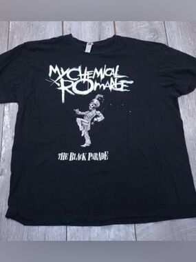 My chemical romance MCR the black parade emo graphic tee
size xl  women’s